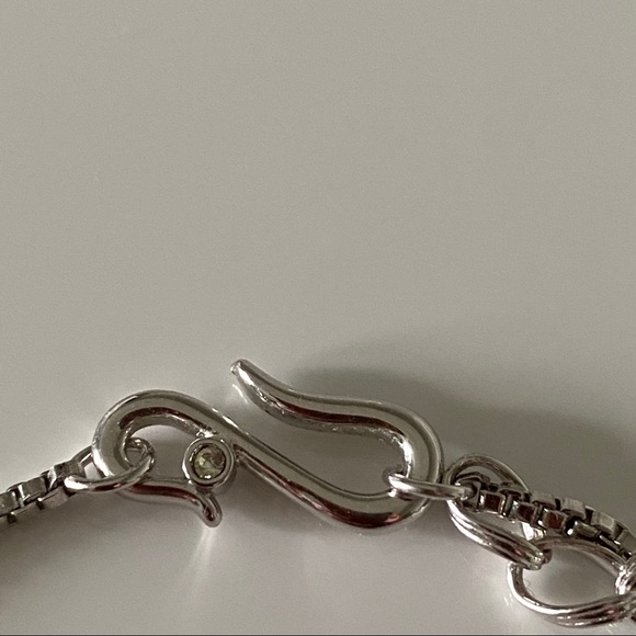 Beautiful new Swarovski Y necklace faceted pendant - Picture 3 of 5